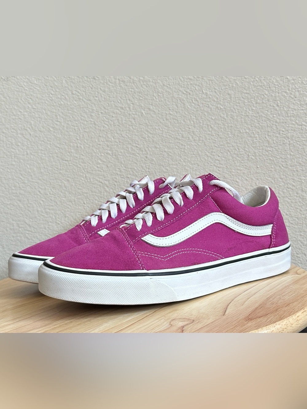 Vans Old Skool Sneakers in Magenta and White
Size 10